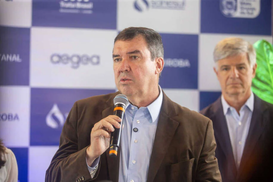 Governador Eduardo Riedel promete combater crime após morte de PM em Corumbá