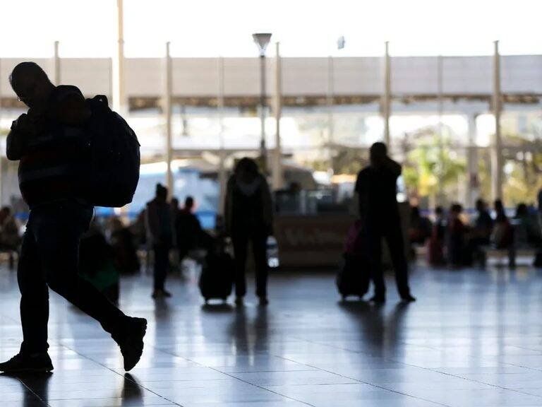 Governo alerta sobre tráfico de pessoas e destaca canais de denúncia urgentes