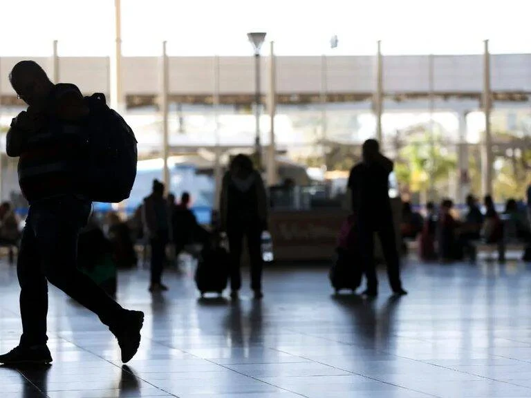 Governo alerta sobre tráfico de pessoas e destaca canais de denúncia urgentes