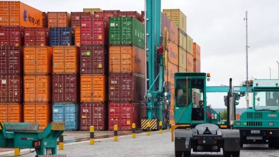 Governo brasileiro inicia reuniões contra tarifa de 25% dos EUA que afeta exportações