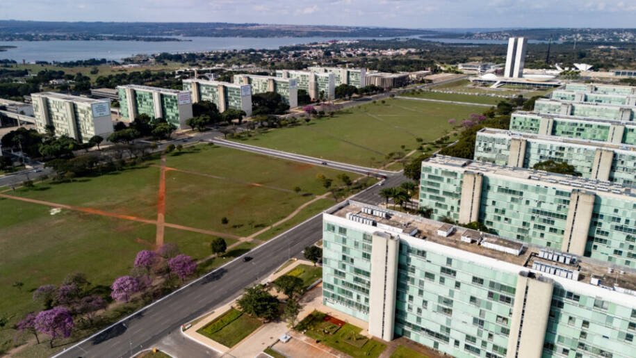 Governo desbloqueia R$ 5,7 bilhões do orçamento e enfrenta déficit de R$ 52 bilhões
