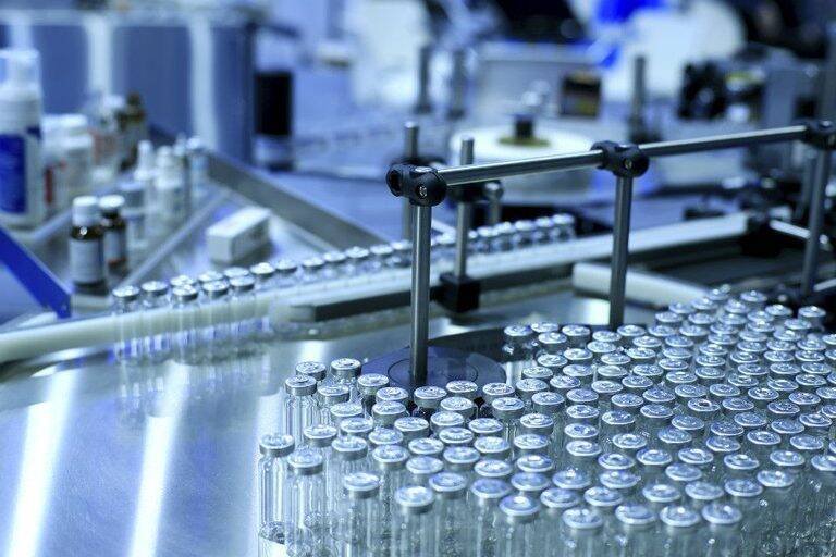 Governo Federal sanciona lei que garante autonomia na produção de vacinas e medicamentos