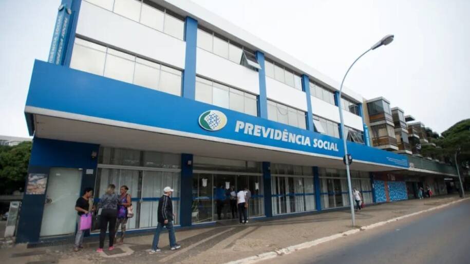 Governo Lula promete zerar fila do INSS após queda para 1,831 milhão de pedidos