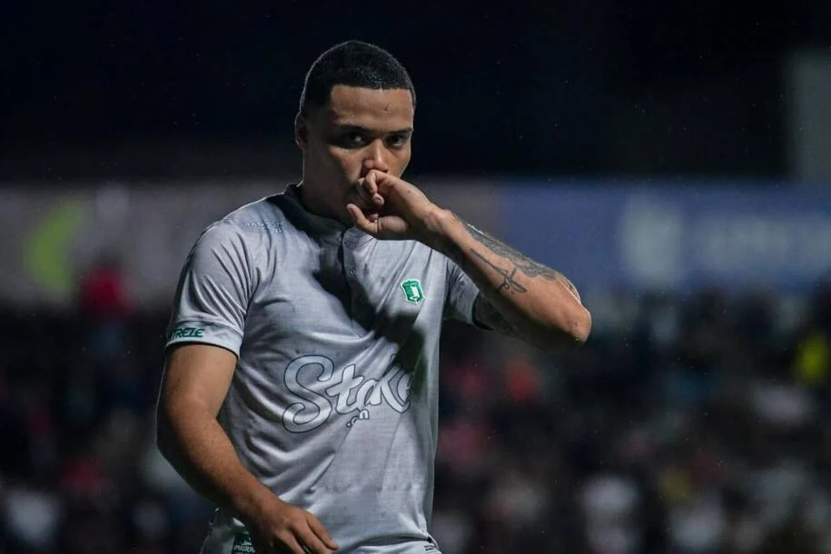 Grêmio assina pré-contrato com Luís Mandaca e aguarda decisão do Juventude