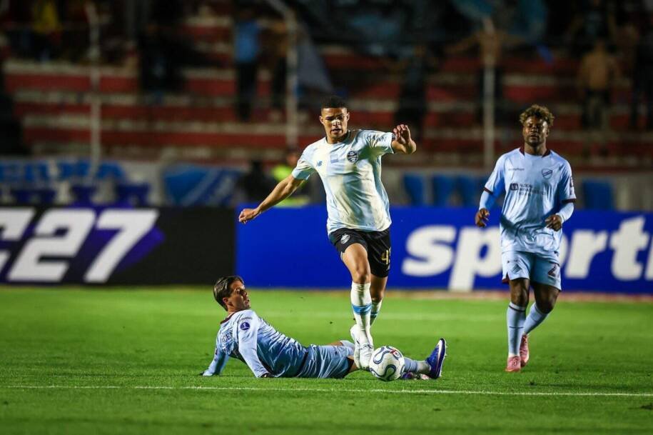 Grêmio sofre derrota para o Bolívar e busca reviravolta em Porto Alegre