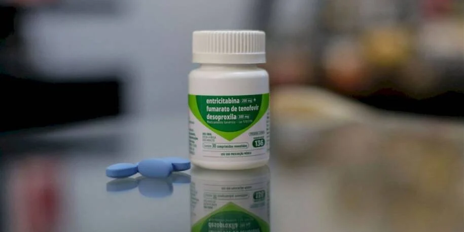Grindr revela que Brasil lidera lacuna entre conhecimento e uso da PrEP contra HIV