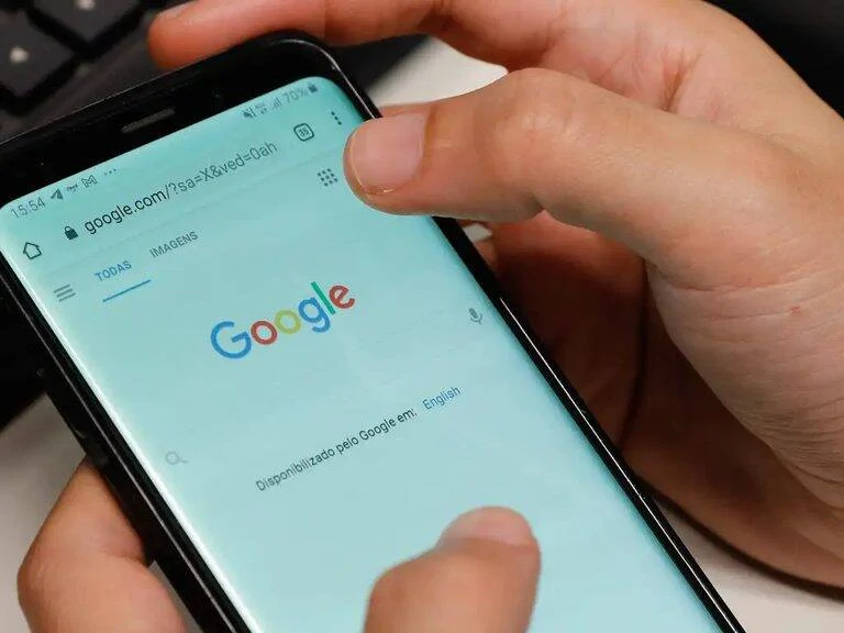 IBGE revela que 90,5% da população usa internet: Móvel, satélite ou fibra óptica?