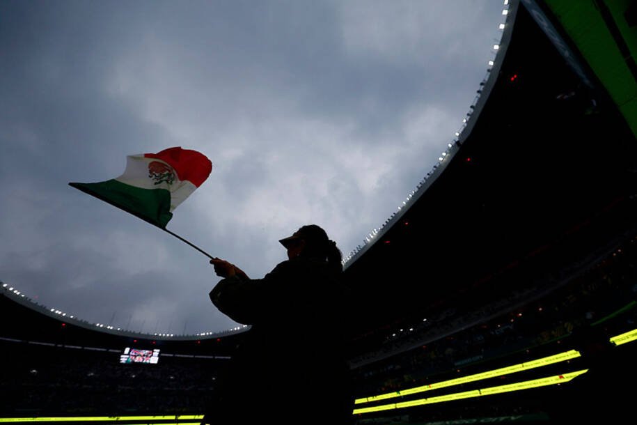 Inglaterra elimina México em jogo tenso e avança para as quartas de final