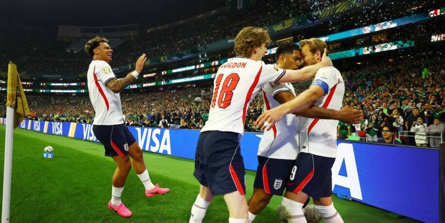 Inglaterra vence México no Azteca e avança na Copa, enquanto sonho mexicano acaba