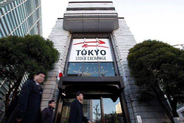 Investidores estrangeiros compram recorde de US$ 60 bi em ações japonesas e geram tensão
