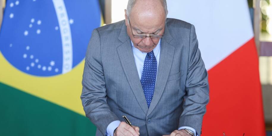 Itamaraty alerta sobre risco de ações militares dos EUA no Brasil após classificação de facções