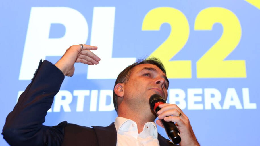 Jair Bolsonaro apoia Flávio Bolsonaro em carta e gera tensão com decisão de Moraes