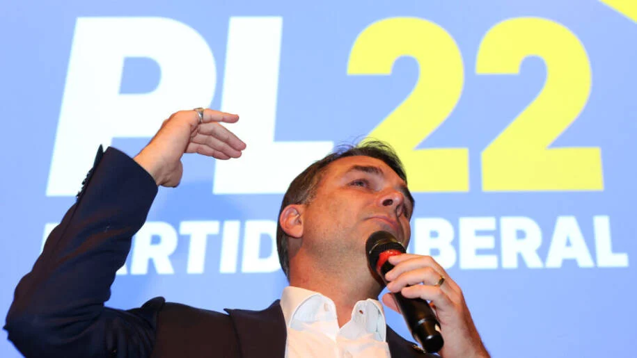 Jair Bolsonaro apoia Flávio Bolsonaro em carta e gera tensão com decisão de Moraes