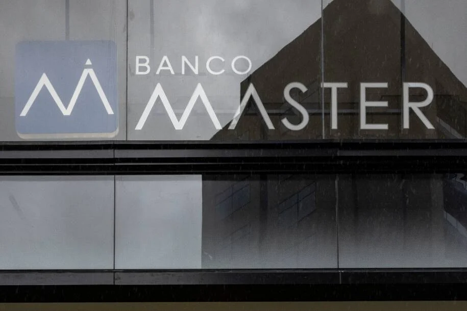 Justiça bloqueia R$ 481 milhões do Rioprevidência em fundo ligado ao Master