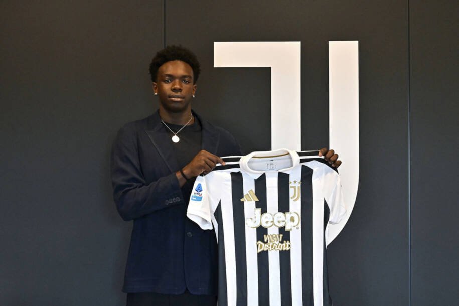 Juventus contrata Jeff Ekhator por 16 milhões e promete agitar o ataque