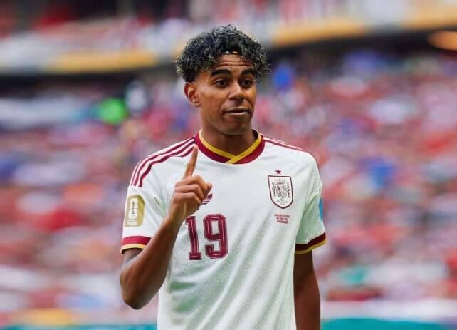 Lamine Yamal brilha na vitória da Espanha e mira recorde na final da Copa do Mundo