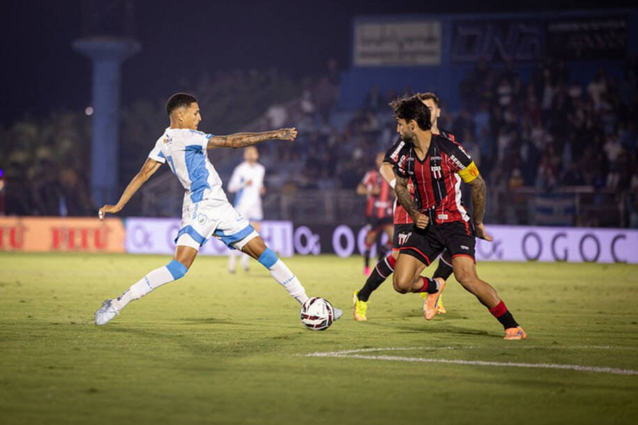Londrina e Botafogo-SP empatam em jogo sem gols e seguem na parte de baixo da tabela