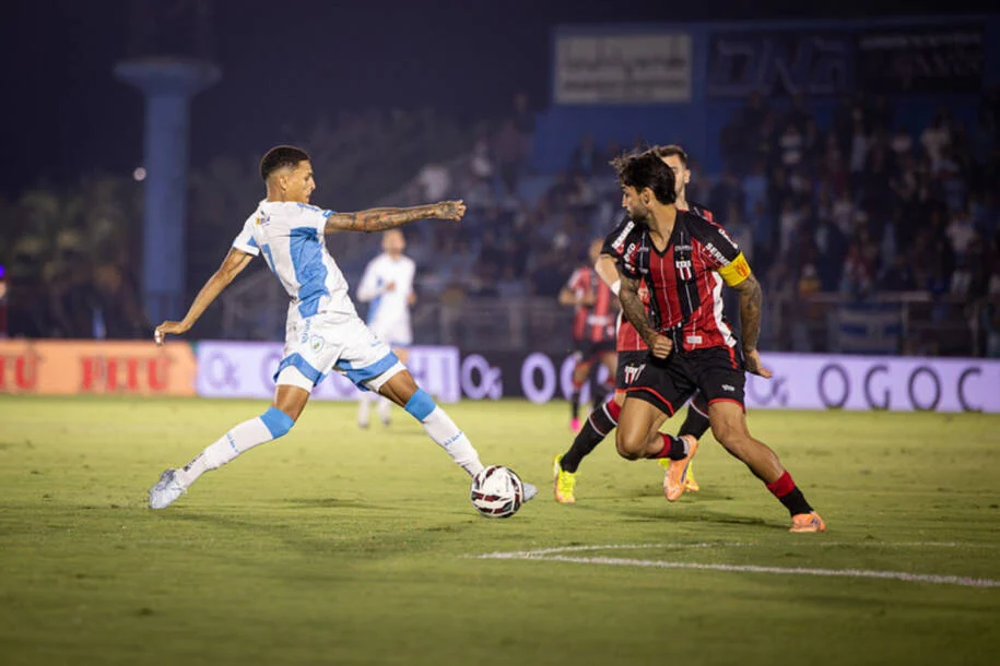 Londrina e Botafogo-SP empatam em jogo sem gols e seguem na parte de baixo da tabela