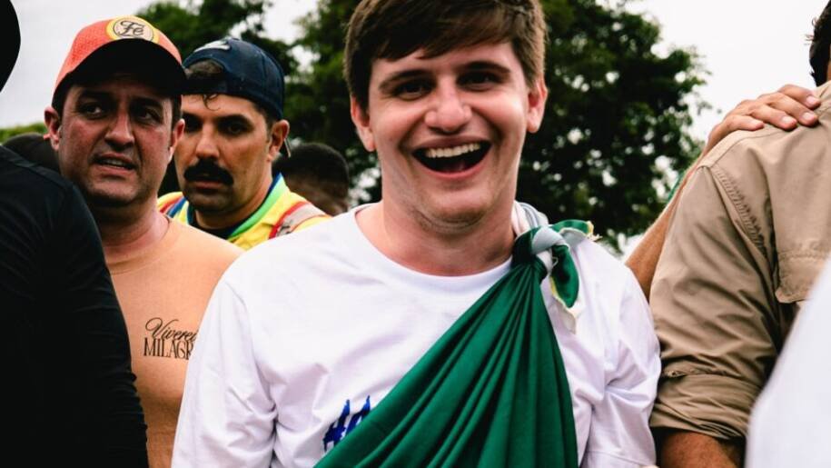 Lucas Pavanato, vereador mais votado, é aposta do PL em meio a mudanças políticas