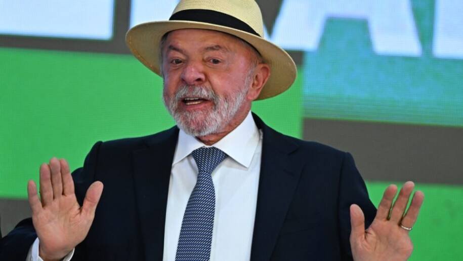 Lula desafia Trump e afirma: 'Quem se meter nas eleições vai apanhar muito'