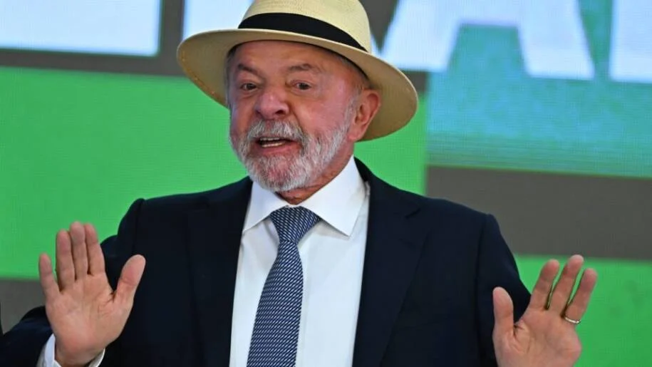 Lula desafia Trump e afirma: ‘Quem se meter nas eleições vai apanhar muito’