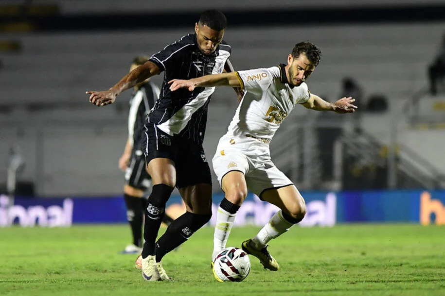 Marcelo Hermes brilha e garante vitória do Criciúma sobre a Ponte Preta em jogo tenso
