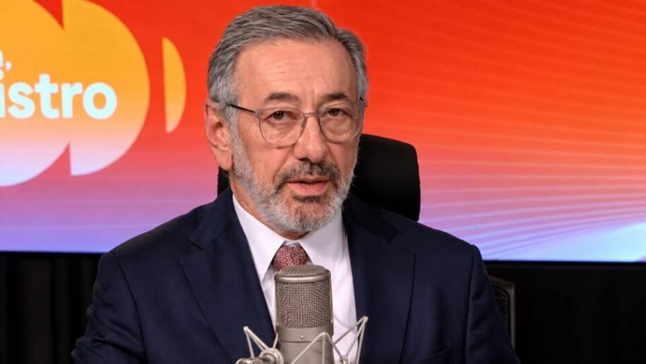 Márcio Elias Rosa afirma que Brasil não cederá a exigências dos EUA e alerta sobre tarifas