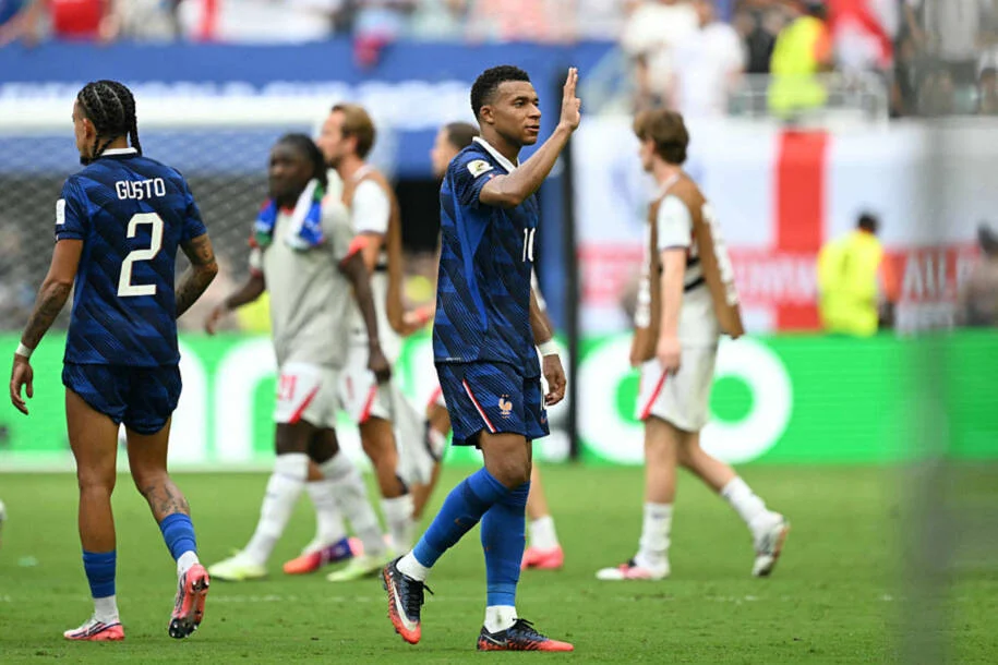 Mbappé se torna maior artilheiro da história das Copas após derrota para Inglaterra