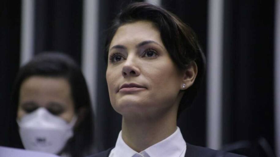 Michelle Bolsonaro deixa PL Mulher após crise com Flávio e se diz 'humilhada'