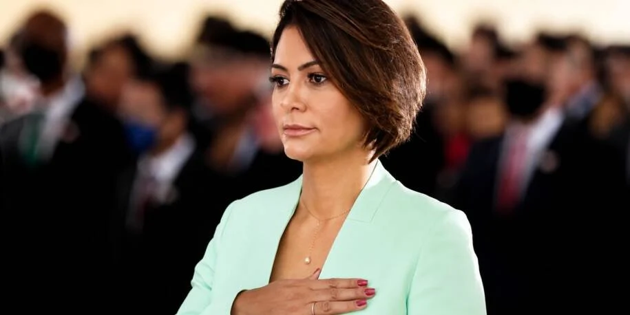 Michelle Bolsonaro deixa PL Mulher e se dedica à família após desentendimentos