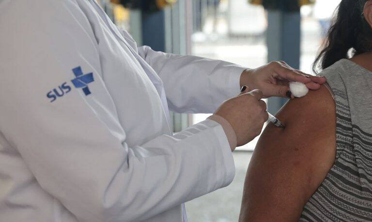 Ministério da Saúde revela que vacinação de gestantes evita bronquiolite em bebês