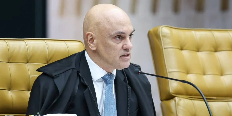 Ministro Alexandre de Moraes exige defesa de Bolsonaro sobre vídeo com IA em 48 horas