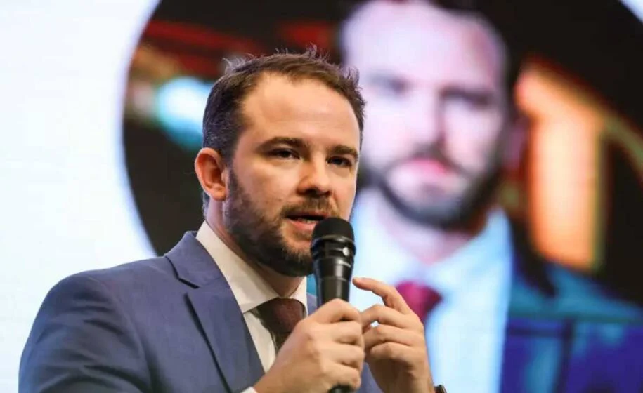 Ministro Dario Durigan anuncia endurecimento contra apostas ilegais e alerta sobre PEC