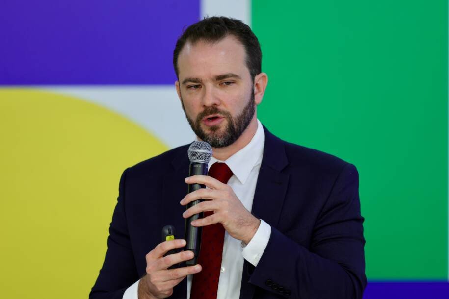 Ministro Dario Durigan exige do Banco Central ação urgente contra fintechs ilegais