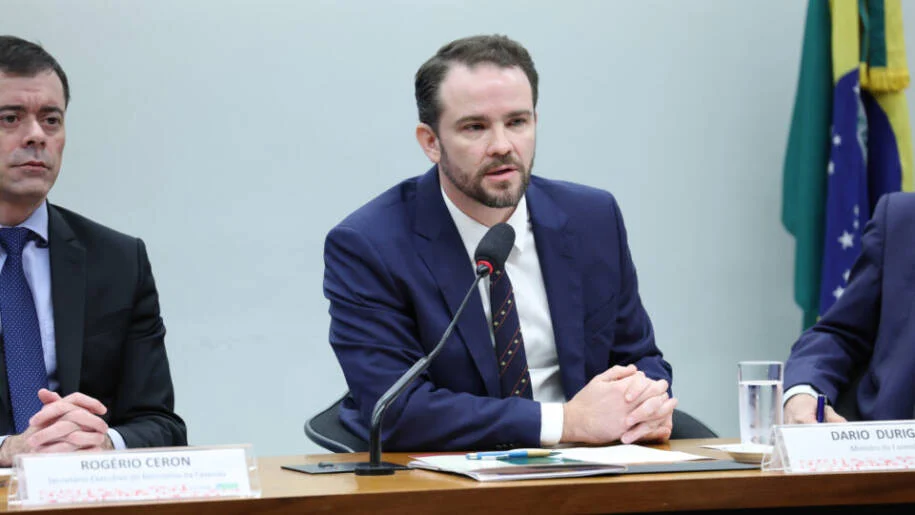 Ministro Dario Durigan prorroga adesão ao Desenrola 2 e descarta nova versão