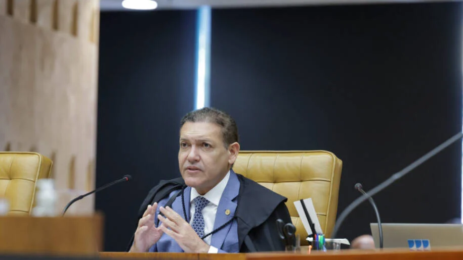 Ministro Nunes Marques autoriza Buser a operar no Paraná e gera polêmica