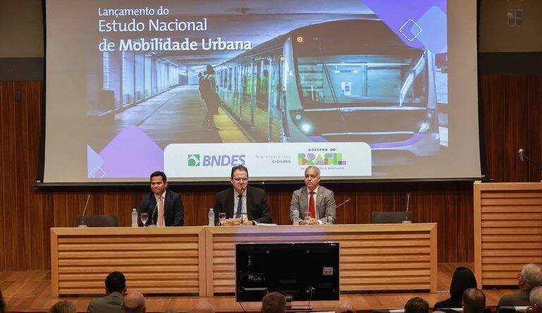 Ministro Vladimir Lima revela ENMU com 187 projetos para mobilidade urbana até 2026