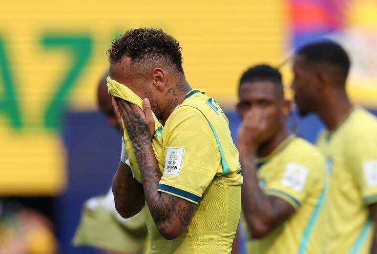 Neymar anuncia aposentadoria da seleção após derrota para a Noruega; Ancelotti planeja futuro