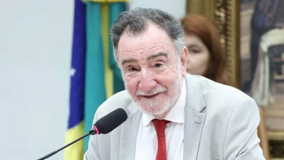 Patrus Ananias é escolhido pelo PT para disputar governo de Minas Gerais em 2026