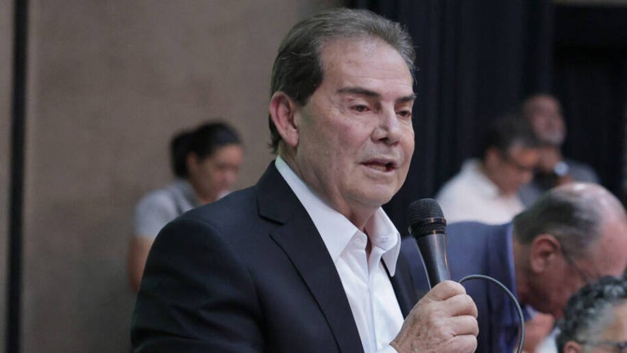 Paulinho da Força descarta apoio a Flávio Bolsonaro e se reúne com Tarcísio