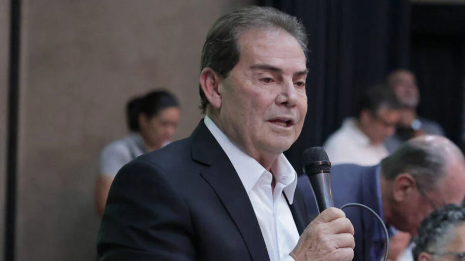 Paulinho da Força descarta apoio a Flávio Bolsonaro e se reúne com Tarcísio