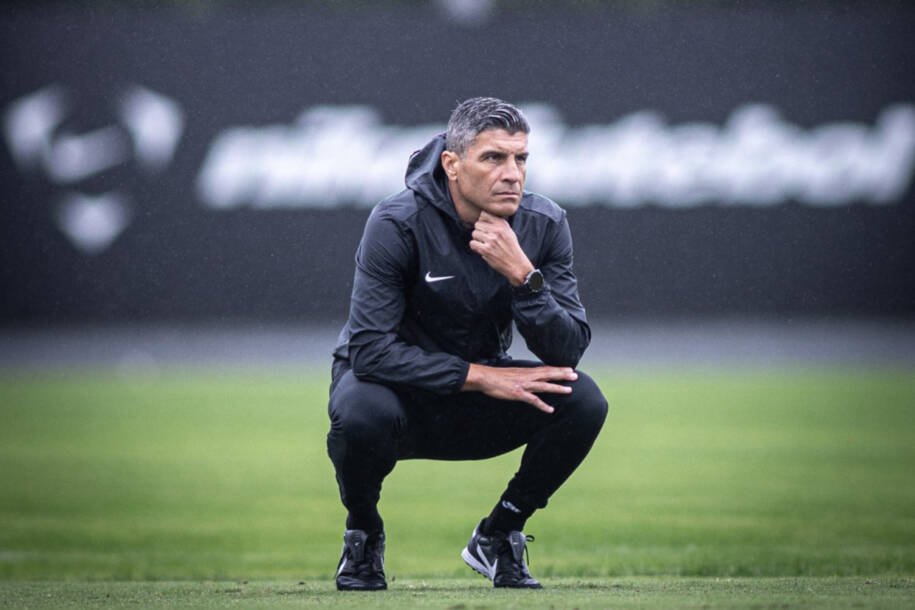 Pedro Emanuel assume o Vasco e promete reorganização após trocas de técnicos