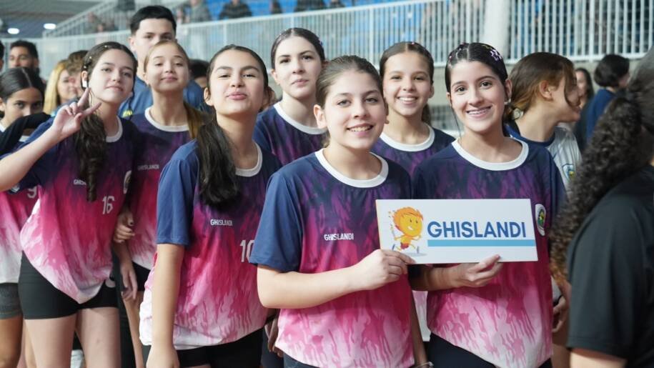 Prefeita Juliana Pavan celebra abertura dos Jogos Estudantis de Balneário Camboriú