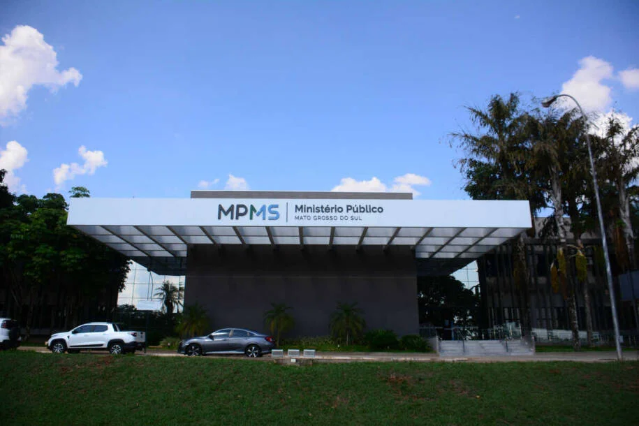 Prefeito Juliano Ferro é alertado pelo MPE sobre irregularidades em Ivinhema