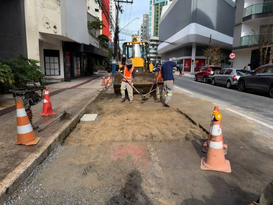 Prefeitura de Balneário Camboriú acelera Projeto Praia 100% Limpa com 43% de execução