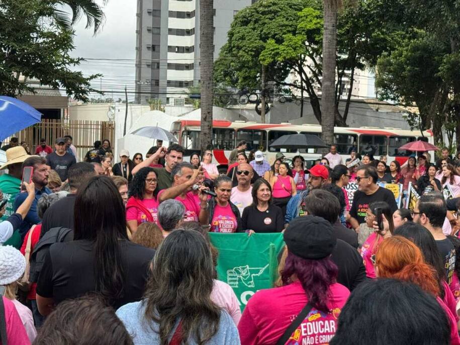 Professores da REME de Campo Grande aceitam proposta da Prefeitura e geram tensão