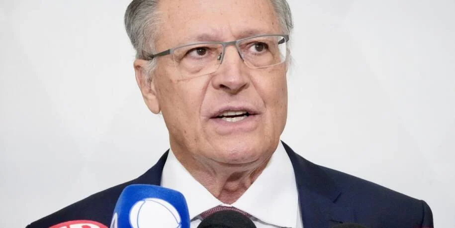 PSB oficializa candidatura de Alckmin à Vice-Presidência e gera expectativa para Lula