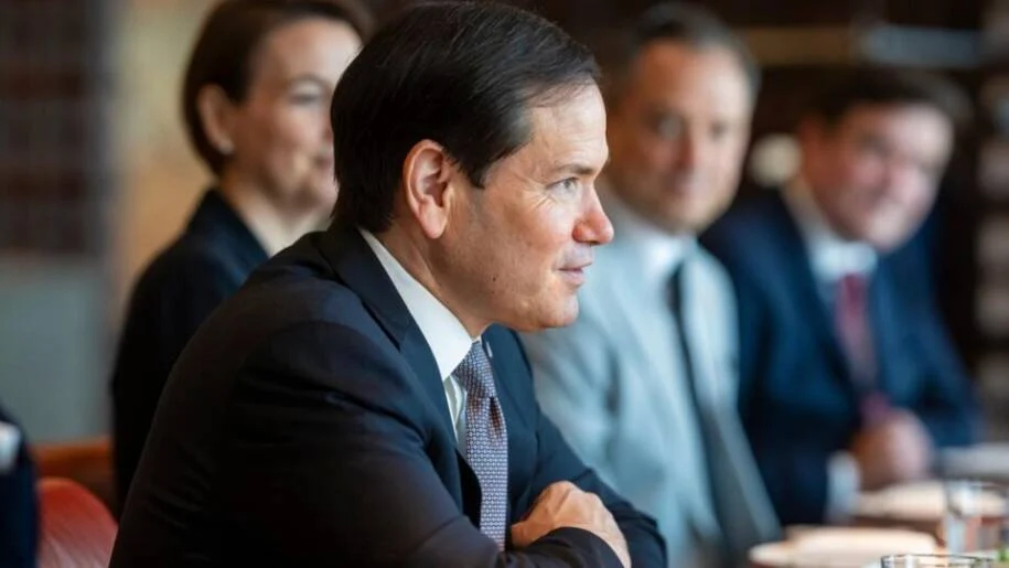 PT pede investigação sobre Flávio Bolsonaro e carta de Marco Rubio; tensão cresce