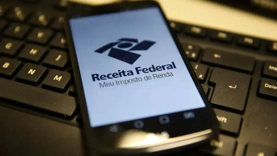 Receita Federal libera lote especial de restituição do IRPF com Pix obrigatório