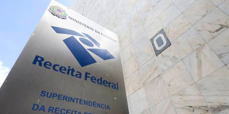 Receita Federal reduz expectativa e prevê R$ 17,2 bilhões com IR sobre dividendos
